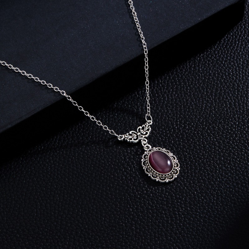 Women'S Formal Day Wear - A Beautiful Luxurious Oval Pendant Necklace