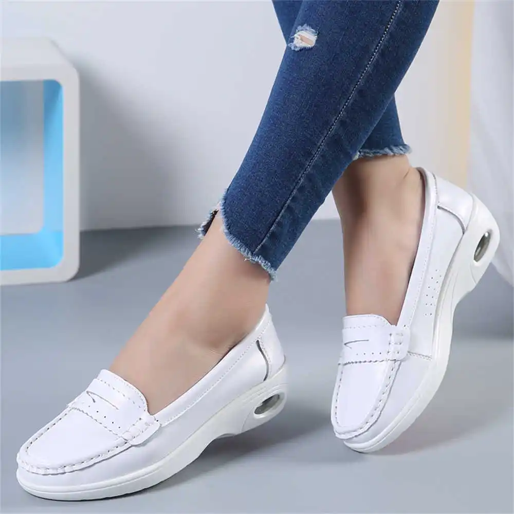 Thick Sole Slipon White Traine - Formal Women Daily Wear Slippers recension och pris