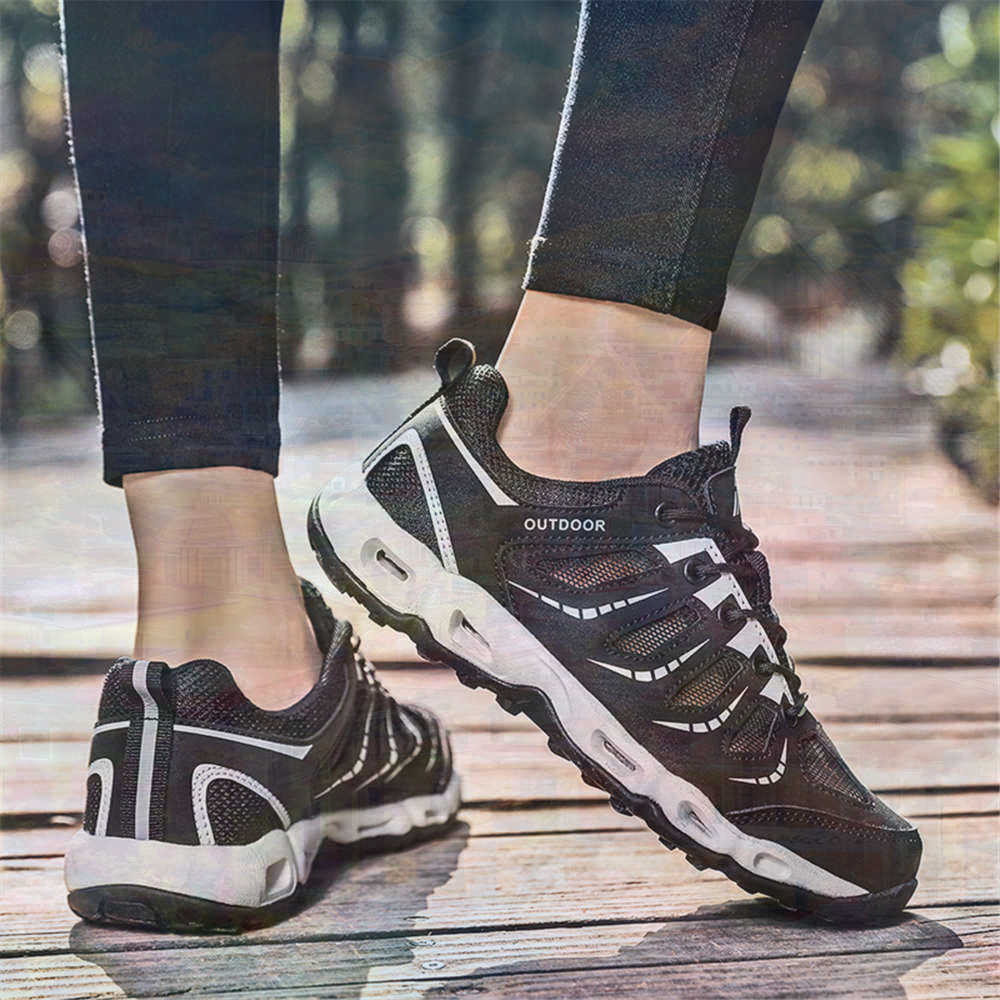 Sumer Round Tip Silver Sneaker - Large Women'S Formal Wear recension och pris