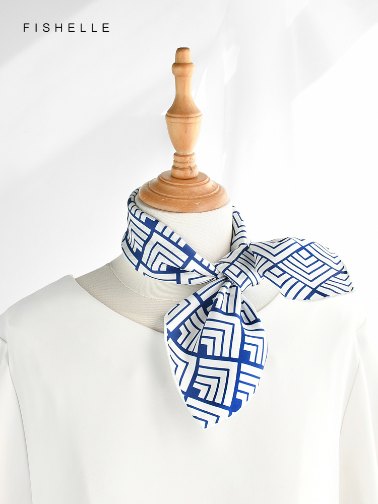 Geometric printed real silk tw - Scarf Silk Neck recension och pris