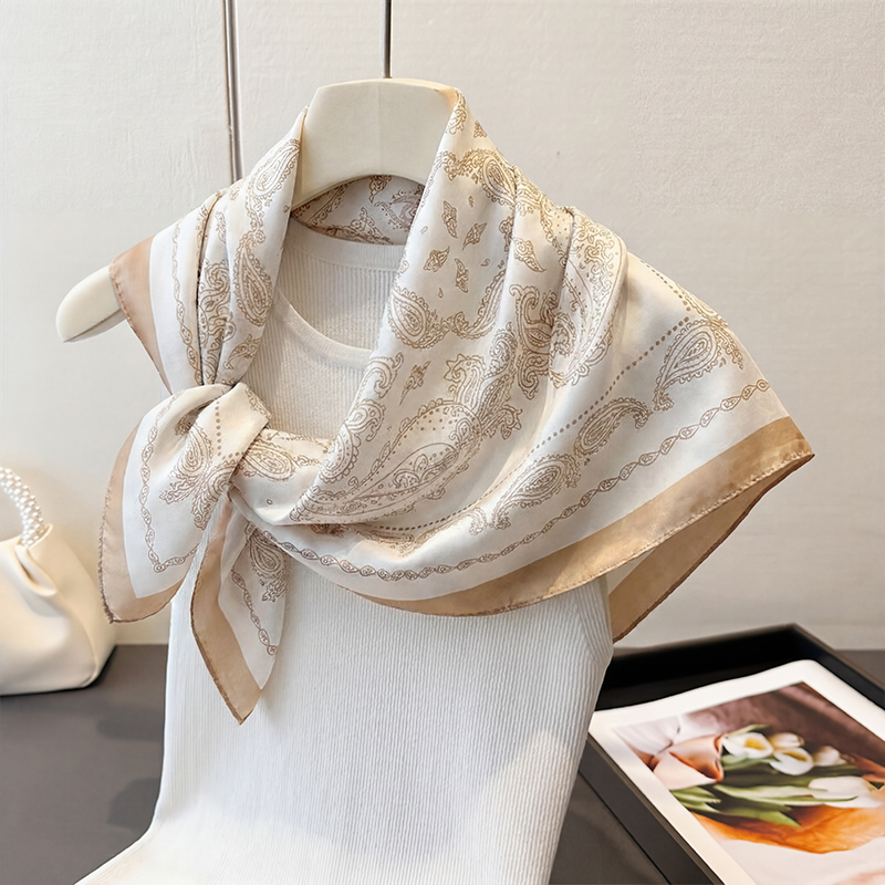 Vintage Beige Paisley Print Sq - Scarf Silk Neck recension och pris